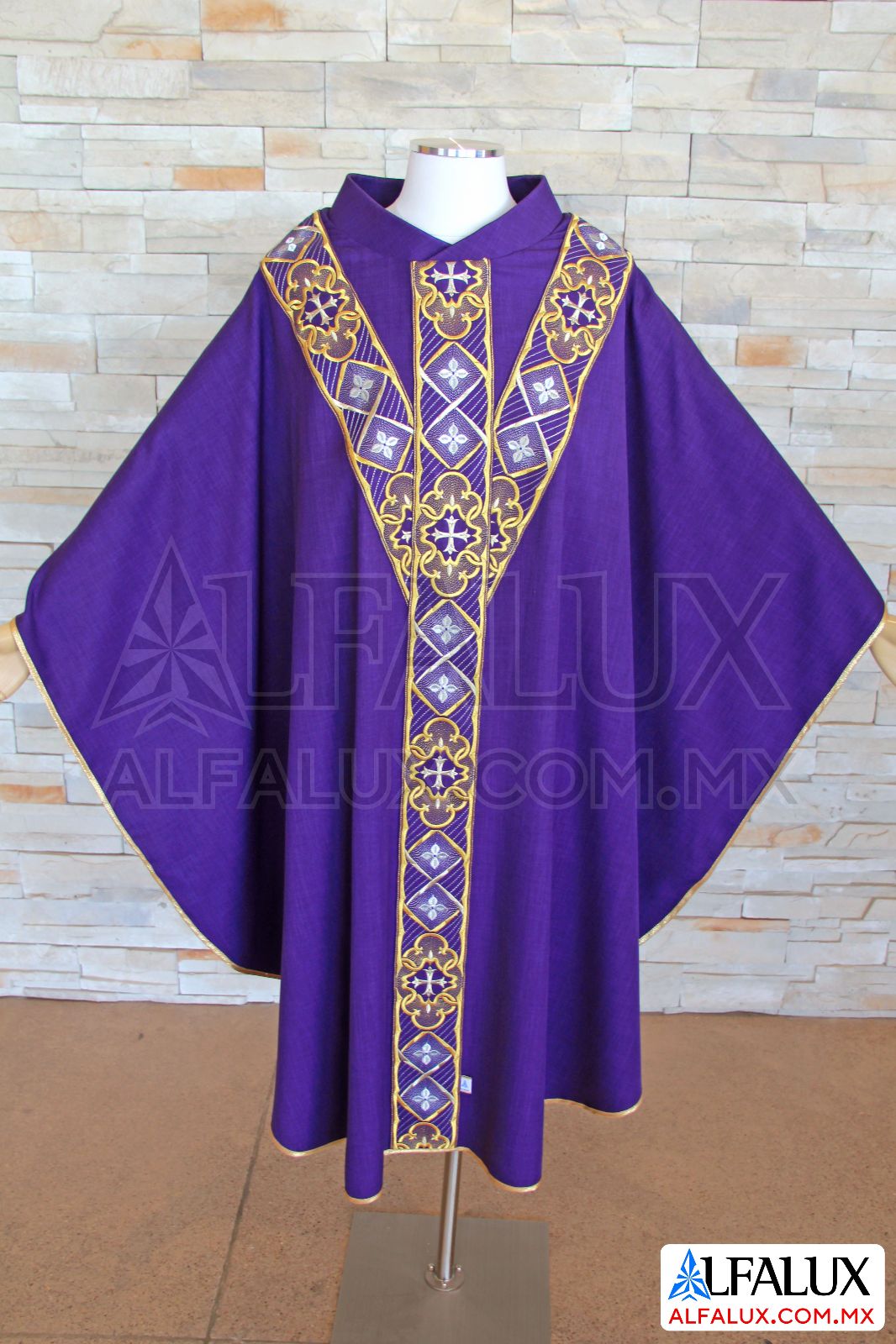 02 ROYAL Alfalux Casulla morado YEE (1)